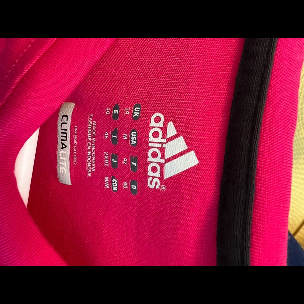 Adidas womenswear shirt Med